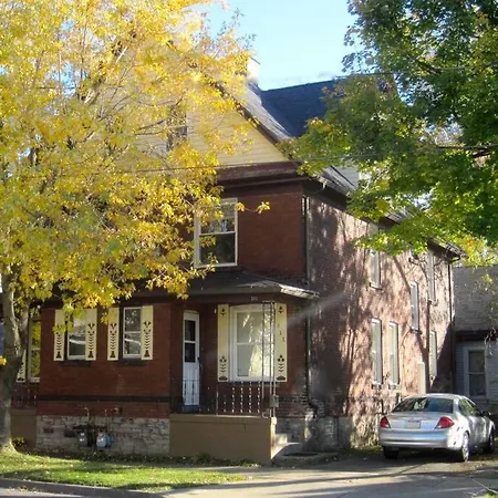 Great Gorge Guesthouse: Falls-View Retreat Near Downtown Attractions Niagara Falls Exterior photo