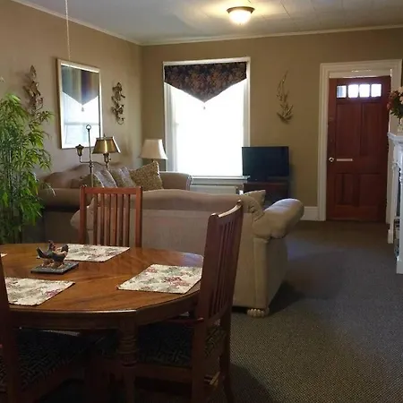 Great Gorge Guesthouse: Falls-View Retreat Near Downtown Attractions Niagara Falls Exterior photo