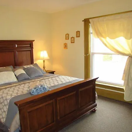 Great Gorge Guesthouse: Falls-View Retreat Near Downtown Attractions Niagara Falls Exterior photo