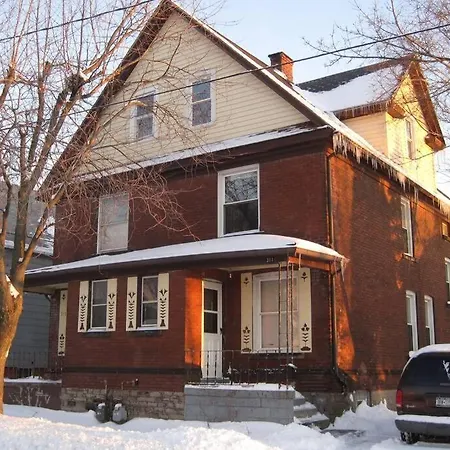 Great Gorge Guesthouse: Falls-View Retreat Near Downtown Attractions Niagara Falls Exterior photo