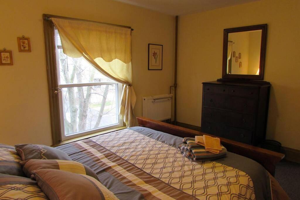 Great Gorge Guesthouse: Falls-view Retreat Near Downtown Attractions Holiday home